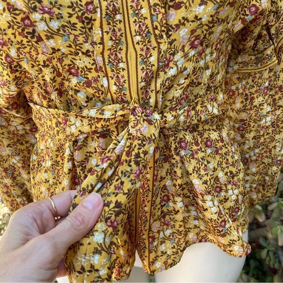 Max Studio Crepe 3/4 Sleeve Tie Front Blouse size small - Picture 10 of 13